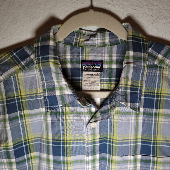 Patagonia Large Plaid Button Down Shirt, Organic Cotton Blend, Like New - Picture 3 of 4